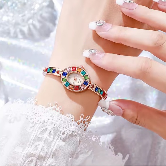 Vintage Gold Multicolor Quartz Watch - Picture 11 of 12